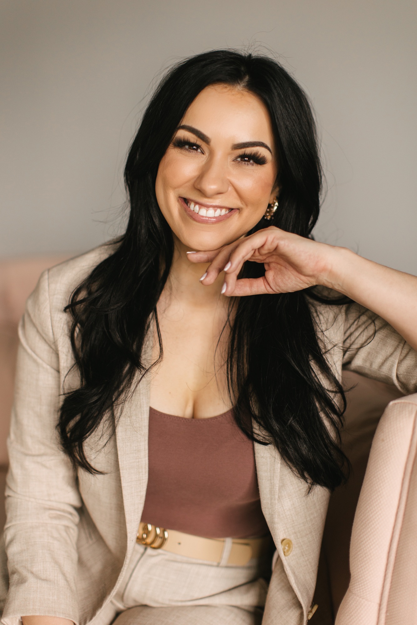 Cara Kapler Headshot for thrifting Sparks podcast